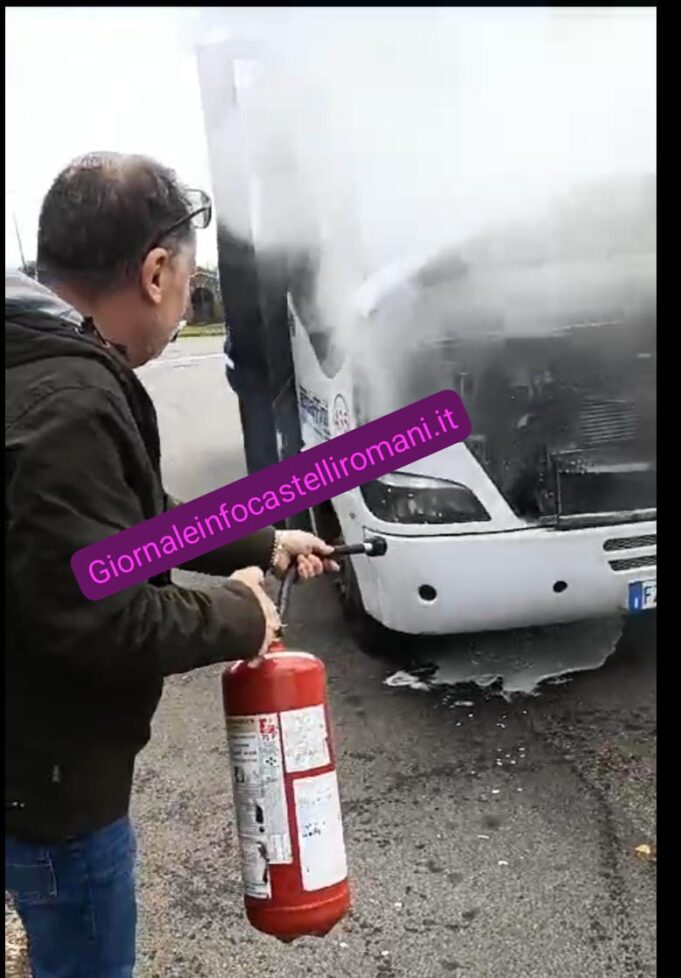 Velletri incendio bus