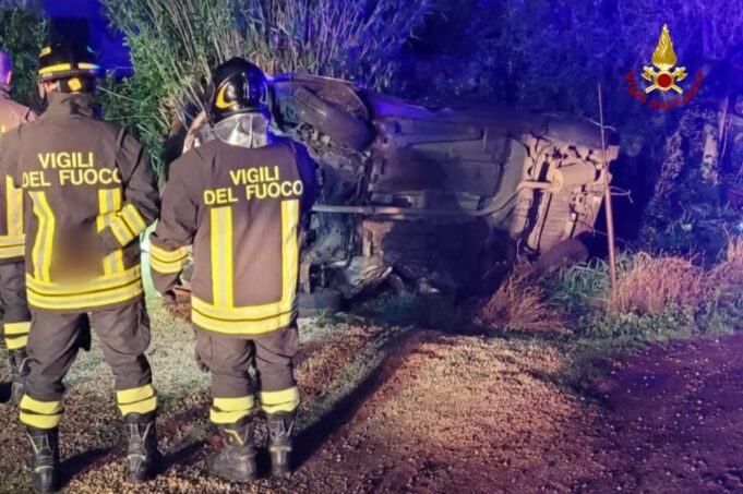 sezze vigili del fuoco latina intervenuti per un auto incidentata