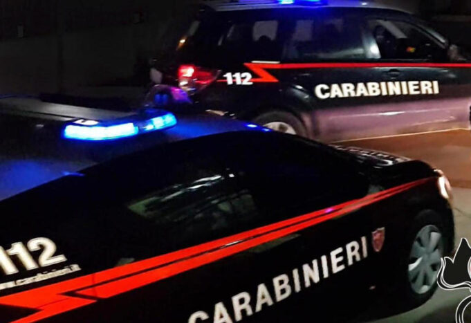 Carabinieri auto notte