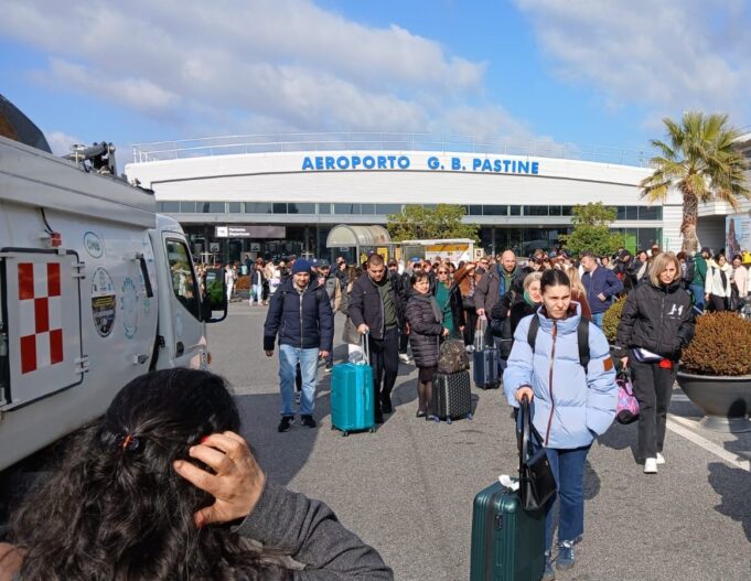 aereoporto di ciampino incendio voli sposesi