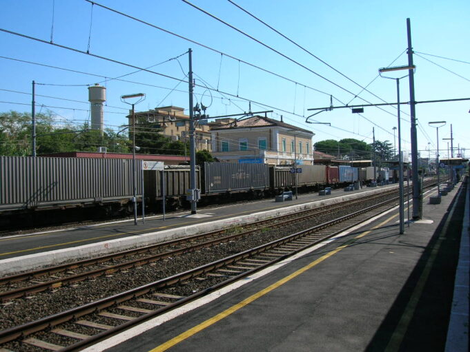 campoleone muore 29 enne investito dal treno